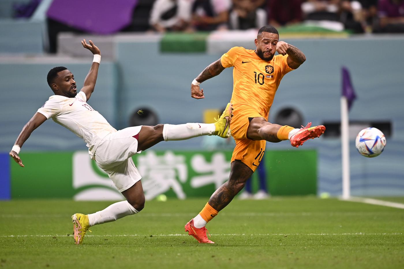 Olanda-Qatar 2-0, orange agli ottavi Olanda-Qatar 2-0, orange agli ottavi