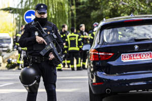 Bomba esplode all'ambasciata Ucraina a Madrid