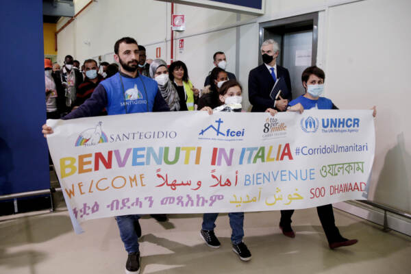 Roma, arrivo dei richiedenti asilo dalla Libia con i corridoi umanitari di Sant’Egidio ed UNHCR