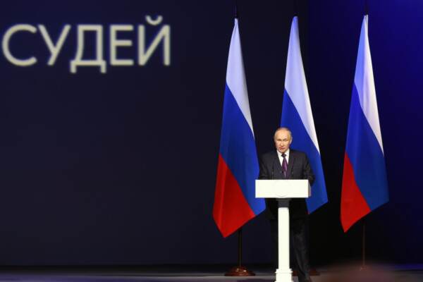 Vladimir Putin al Congresso nationale dei giudici a Mosca
