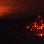 Hawaii, ancora lava lungo il Mauna Loa