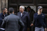 Antonio Tajani esce dalla sede di Fratelli d’Italia