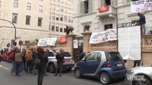 Roma, movimenti lotta per la casa occupano stabile in centro