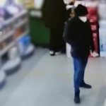 Milano, rapina farmacia ma lascia ricetta: arrestato