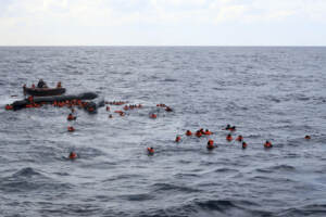 Migranti, naufragio nel Mediterraneo