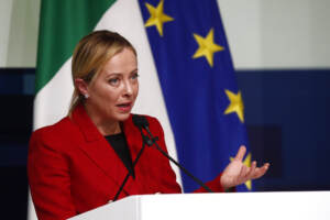 Governo, Meloni: “Impegnati a rafforzare ruolo Italia nel Mediterraneo”