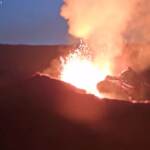 Hawaii, lava e cenere dal vulcano Mauna Loa