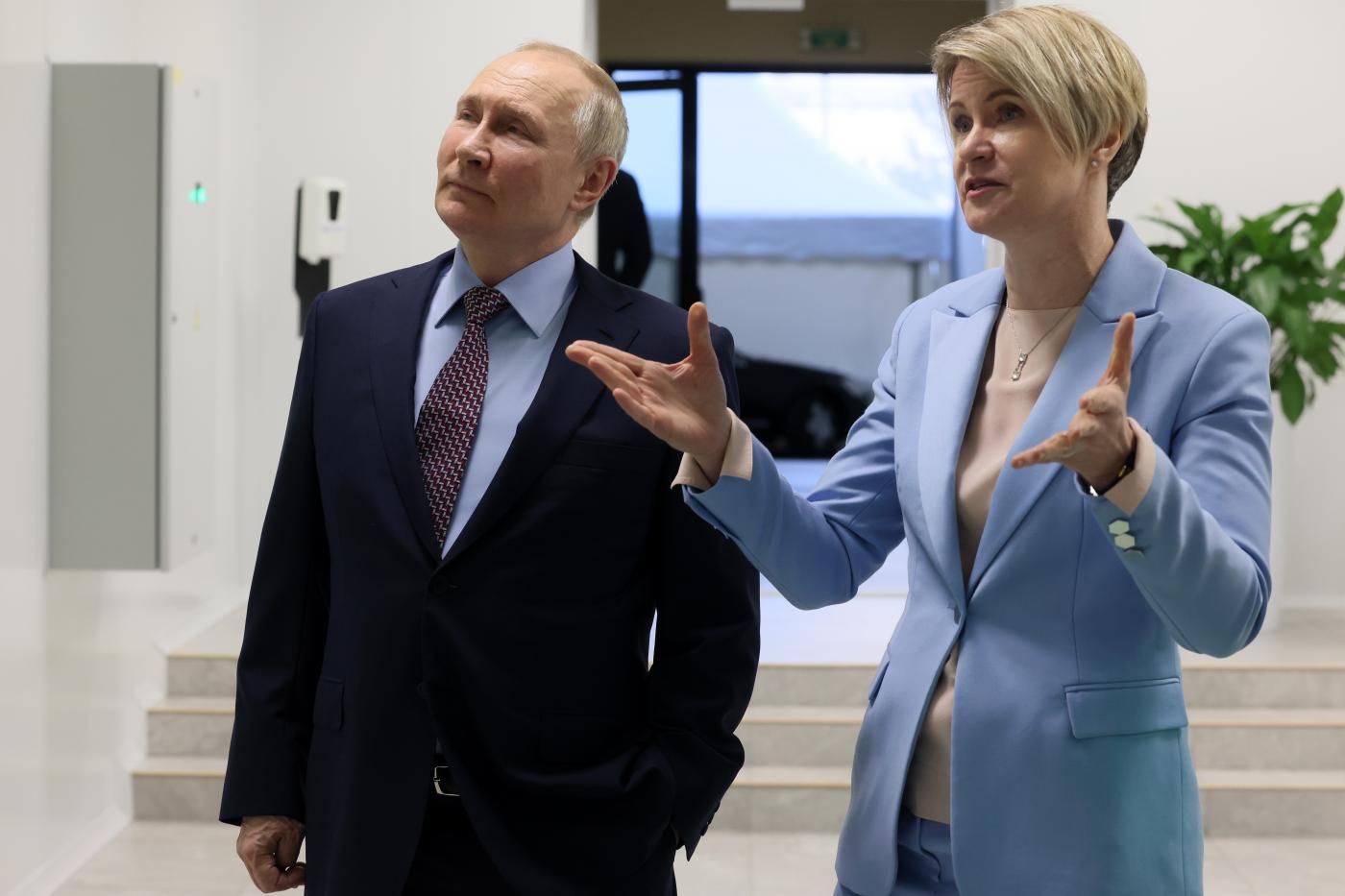 Russia, Putin firma legge contro ‘propaganda Lgbt’