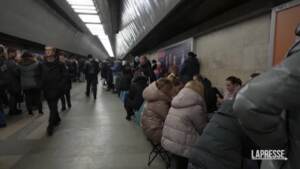 Ucraina, allerme a Kiev: ci si rifugia nella metro