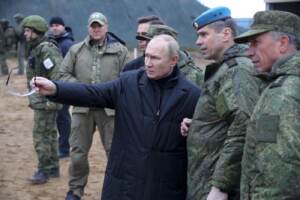 Russia, Vladimir Putin visita un centro di addestramento militare a Ryazan