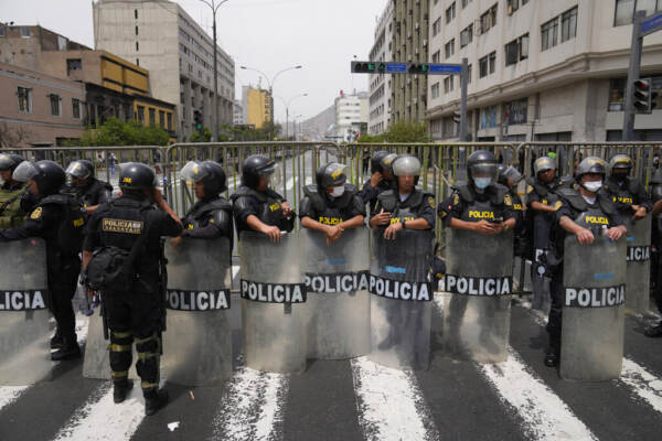 Perù, presidente Castillo scioglie Parlamento
