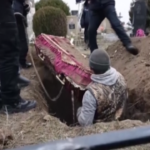 Ucraina, pm al lavoro su crimini di guerra: riesumati corpi