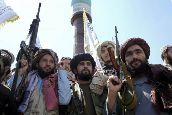 Afghanistan, i talebani celebrano il primo anniversario del ritiro delle truppe USA