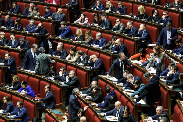 Camera dei deputati - Mozioni su guerra tra Russia e Ucraina