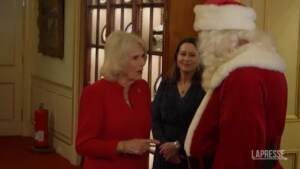 Natale, la Regina Consorte Camilla addobba Clarence House