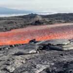 Hawaii, la spettacolare colata di lava del Mauna Loa