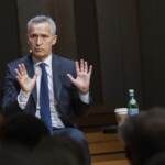 Ucraina, Stoltenberg: “Rischio conflitto Nato-Russia”