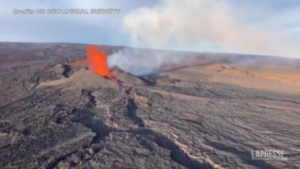 Hawaii, ancora lava dal Mauna Loa