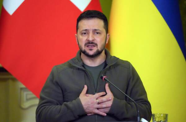 Ucraina, Zelensky in conferenza con il presidente svizzero Ignazio Cassis