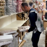 Lucca, sequestrati 200mila addobbi non sicuri