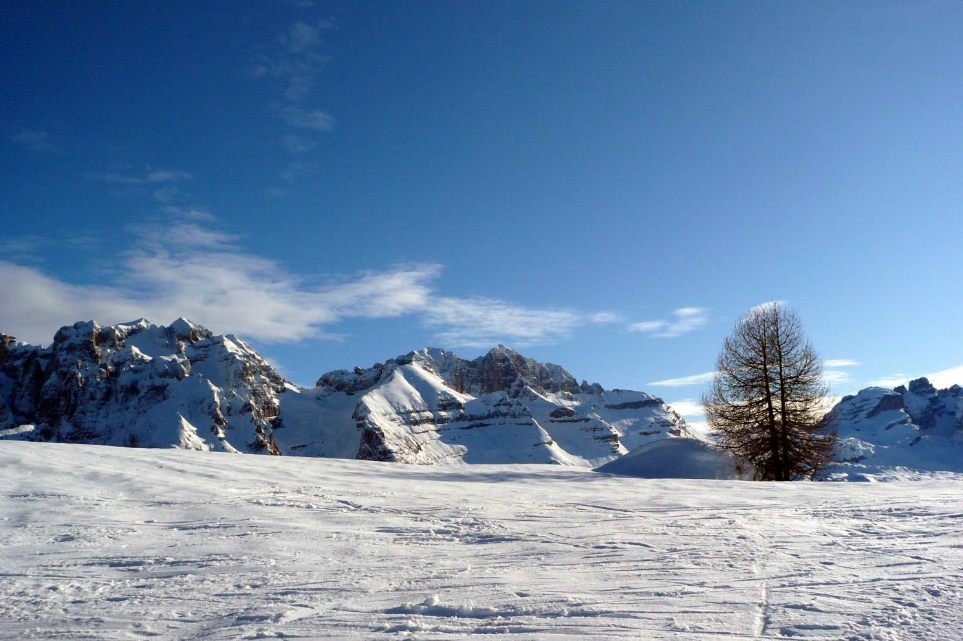 Montagna, snowboarder trovato morto in fuoripista a Cervia