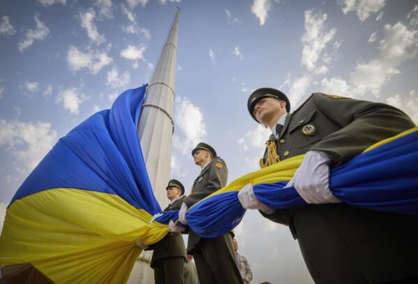 Ucraina, celebrazioni della Giornata della Bandiera di Stato a Kiev