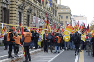 Roma, manifestazione per lo sciopero generale dei sindacati di base