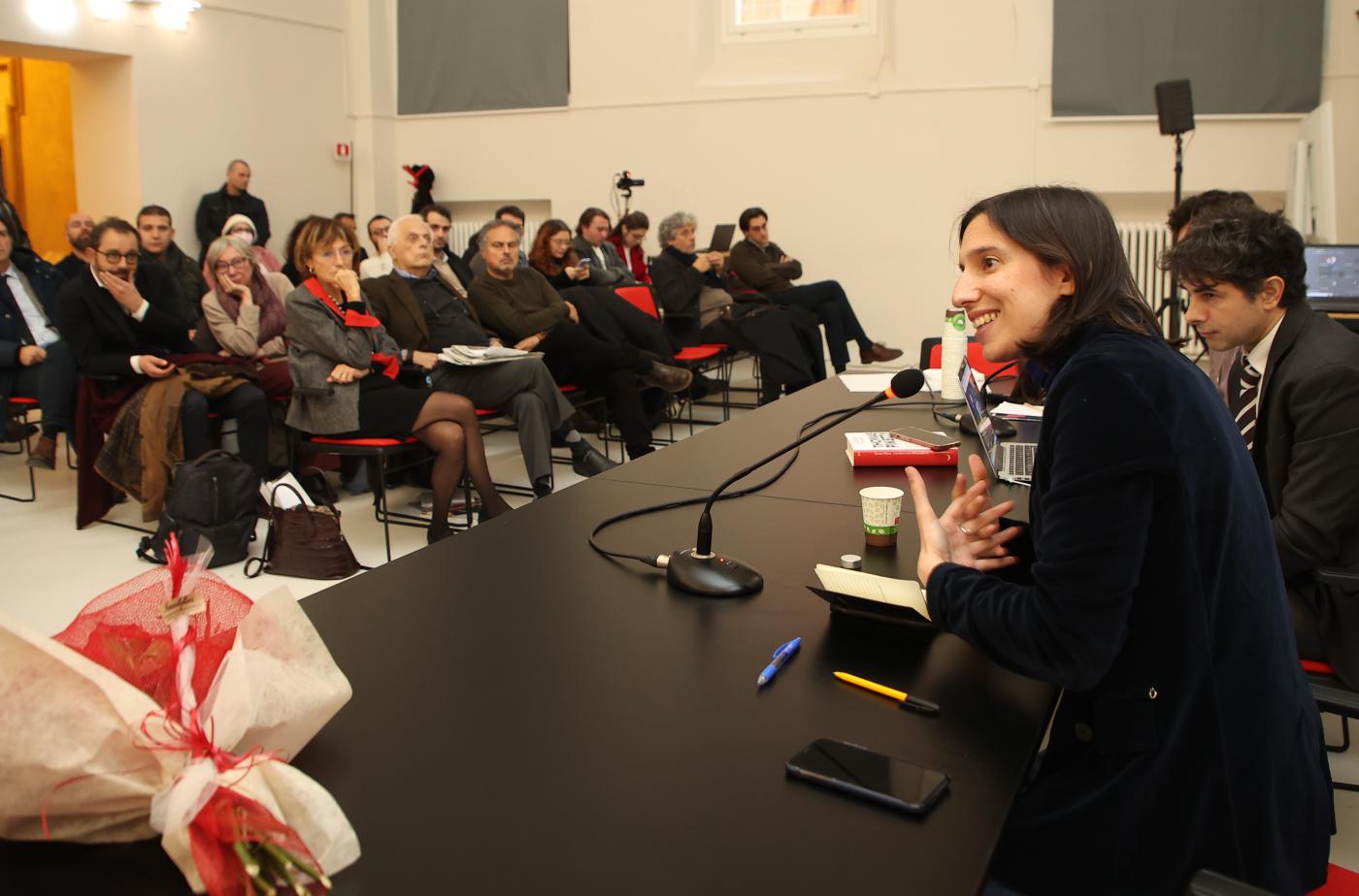 Pd, Schlein prende la tessera a Bologna