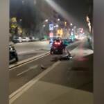 Milano, minicar investe rider e fugge