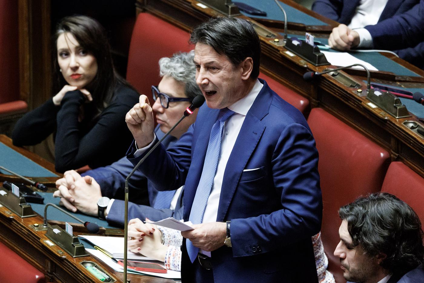 Scandalo Ue, Conte: “Mazzette, e governo favorisce evasori” Scandalo Ue, Conte: “Mazzette, e governo favorisce evasori”