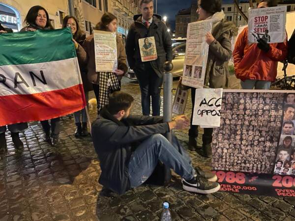 Iran, protesta a Roma contro esecuzioni