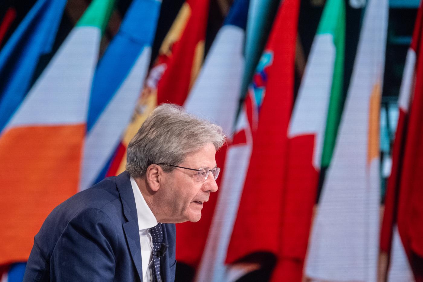 Manovra, Gentiloni: “Giudizio Ue positivo con rilievi”