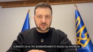 Ucraina, Zelensky: “16 bombe su Kherson in un giorno”