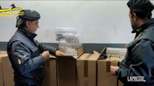 Napoli, sequestrate 3 tonnellate di sigarette di contrabbando