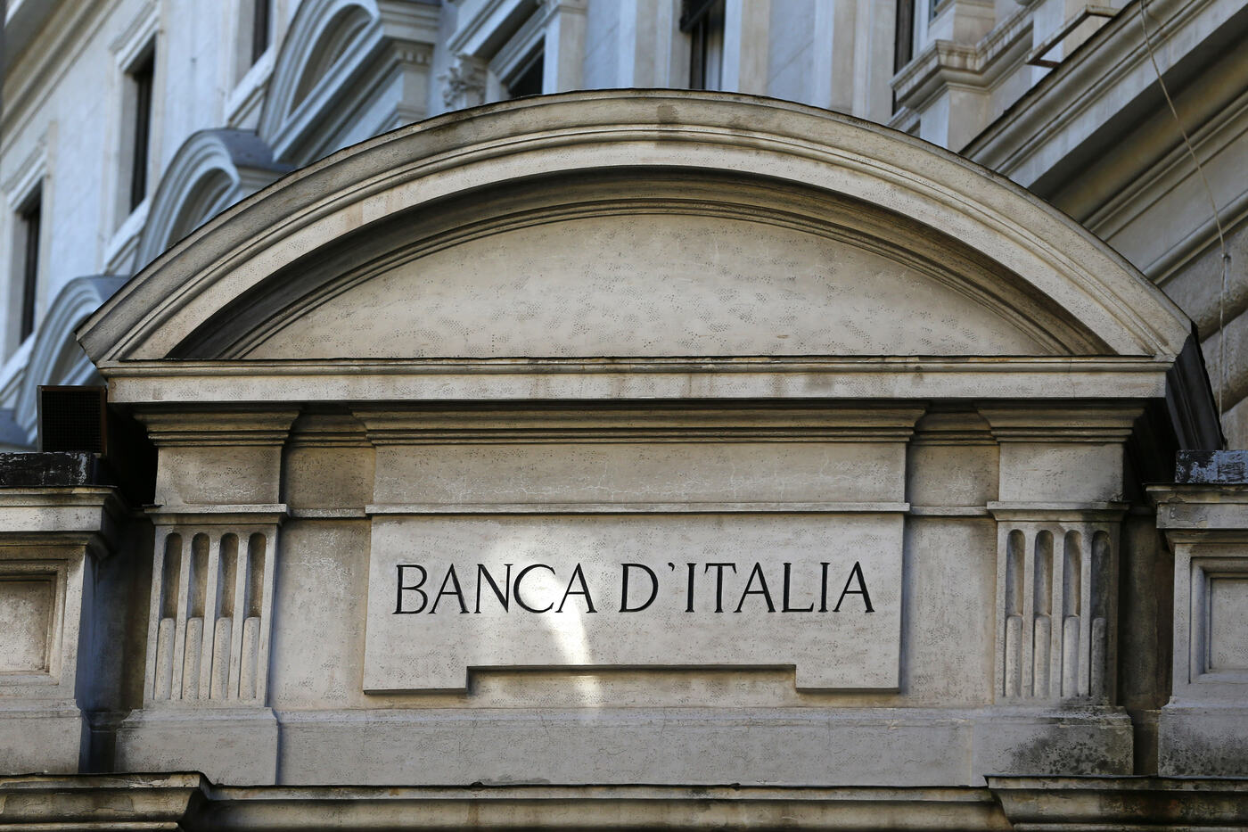 Debito pubblico cala di 10 miliardi a maggio 2025 Debito pubblico cala di 10 miliardi a maggio 2025