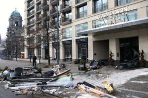 Berlino, sindaca: “Esplosione acquario vero tsunami”