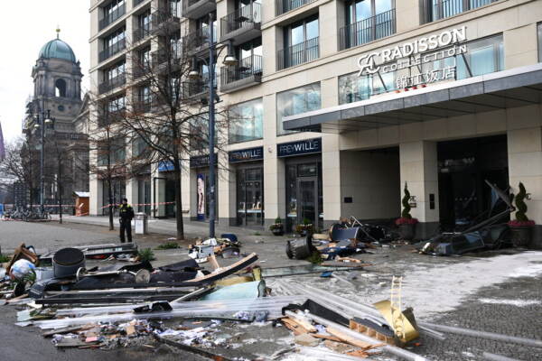 Berlino, sindaca: “Esplosione acquario vero tsunami”