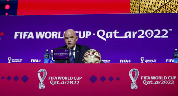 Qatar 2022, Infantino: “Morti negli stadi? Cifre non reali”