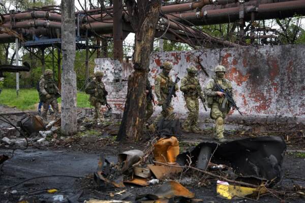 Ucraina, raid aerei in tutto il Paese