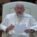 Papa: “Firmate dimissioni in caso di malattia”