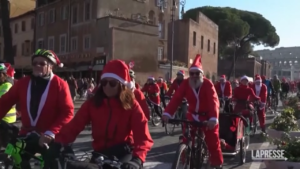 Roma, mille Babbi Natale per beneficienza