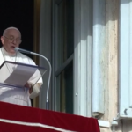Ucraina, Papa: “Non dimenticare la sofferenza di bambini e anziani”