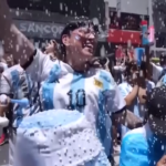 Qatar 2022, la gioia a Buenos Aires per la vittoria della Seleccion