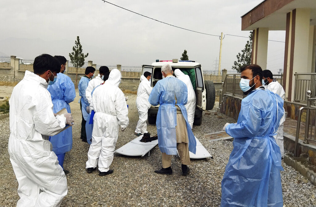 Afghanistan, autocisterna esplode in tunnel: morti e feriti Afghanistan, autocisterna esplode in tunnel: morti e feriti