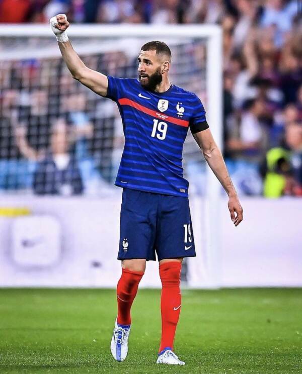 Karim Benzema annonce la «fin» de sa carrière en équipe de France