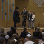 Berlino, Scholz incontra i bambini ebrei per l’Hannukah
