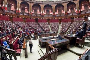 Sergio Mattarella alla cerimonia di celebrazione del Giorno della Memoria dedicato alle Vittime del terrorismo nell’Aula di palazzo Montecitorio