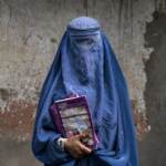 Afghanistan, talebani vietano università a donne