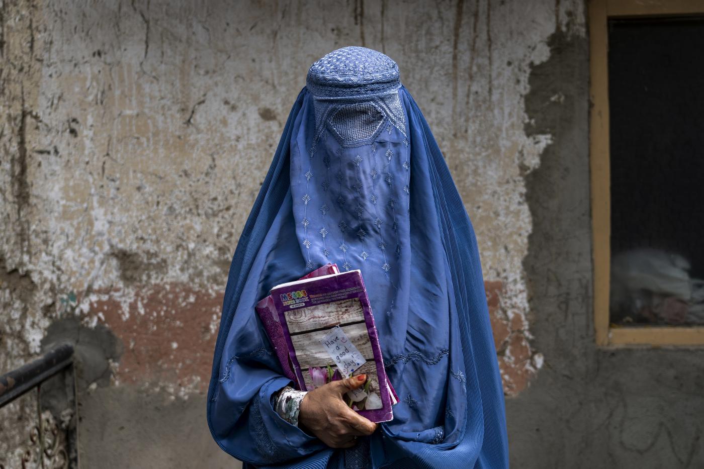 Afghanistan, talebani vietano università a donne