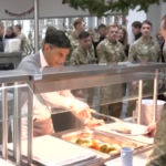 Regno Unito, Sunak serve pranzo di Natale a truppe Nato